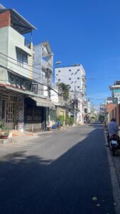 2 MẶT TIỀN VÀ MẶT HẺM BÌNH TÂN- 365M2 CÓ THỂ TÁCH SỔ - TIỆN XÂY MỚI CHDV, BIỆT THỰ - CÓ 40TR/TH - BANK ĐỊNH GIÁ 24 TỶ Mặt tiền đường Đình Tân Khai, Bình Trị Đông, Bình Tân - Diện tích 365m2, Ngang 5 dài 40 nở hậu 13m hiện đang cho thuê hơn gần 40 triệu/tháng để làm xưởng. - Tách 4 sổ thoải mái, phù hợp đầu tư giữ tiền hoặc làm Công Ty, kho xưởng, CHDV, biệt thự... -Sổ Hồng nở hậu tài Lộc, chính chủ, mua bán công chứng nhanh. + Giá chính chủ 23 tỷ, thương lượng với người mua thiện chí Mua bán nhà chính chủ Bình Tân. Liên hệ ngay để được hỗ trợ tư vấn, xem nhà 24/24 miễn phí. Cam kết đàm phán giao dịch chính chủ, hỗ trợ giá tốt nhất (Miễn trung gian) @STBT-194 - NHADATST - NHÀ THẬT GIÁ THẬT - TÌM VỚI ST, MUA NHÀ THẬT DỄ