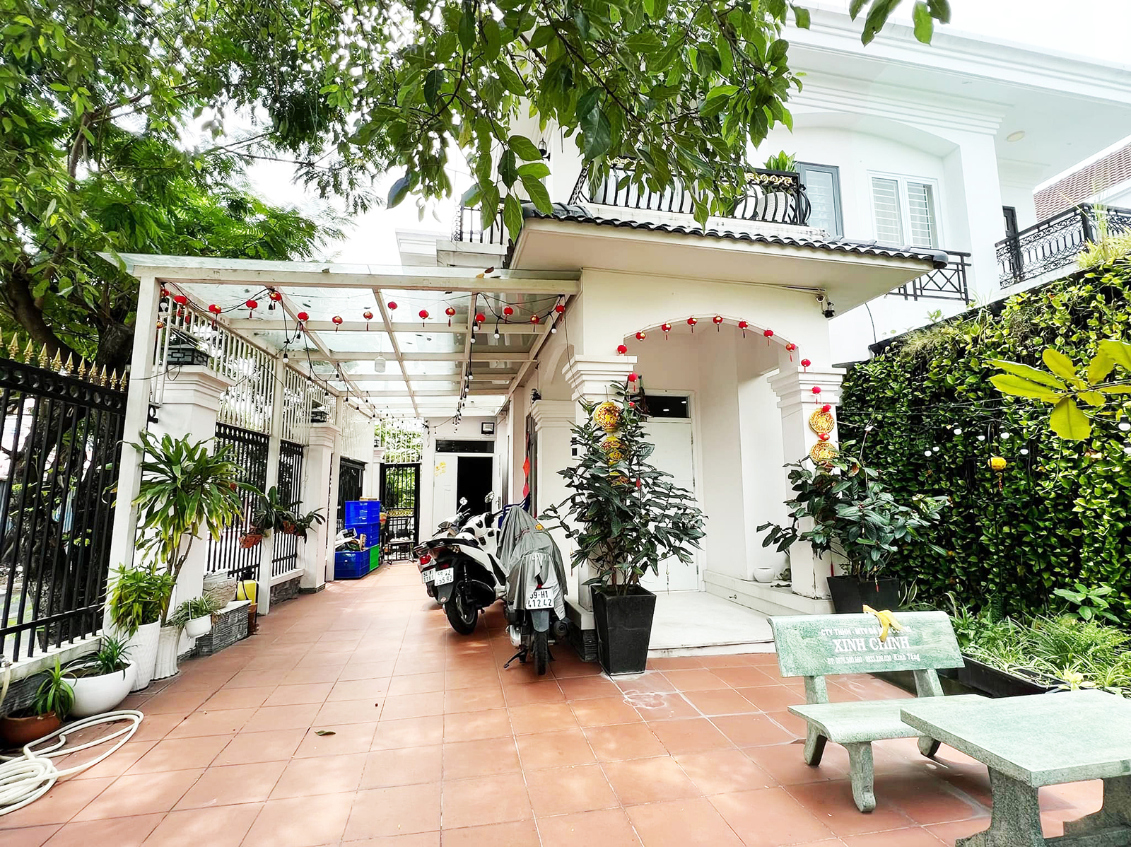 1050m2 Mặt tiền An Dương Vương Bình Tân 20x52 bề thế vừa ở và kinh doanh, giá 121 tỷ TL MẶT TIỀN KINH DOANH 20M - 1050M2 TRUNG TÂM AN LẠC BÌNH TÂN - 121 TỶ TL TỐT Mặt tiền Đường An Dương Vương An Lạc Bình Tân - Thông số: 1050M2, 2 tầng, 20 x 52 - Vị trí kinh doanh sầm uất - Nhà gần vòng xong Phú Lâm - Nhà gần Kinh Dương Vương, An Dương Vương - Mặt Tiền giá nhỉnh 100 triệu/m2 - Thổ cư 100% - Sổ công nhận đủ diện tích - Nhà 1 trệt 1 lầu + Giá chính chủ 121 tỷ, thương lượng với người mua thiện chí Mua bán nhà chính chủ Bình Tân. Liên hệ ngay để được hỗ trợ tư vấn, xem nhà 24/24 miễn phí. Cam kết đàm phán giao dịch chính chủ, hỗ trợ giá tốt nhất (Miễn trung gian) @STBT-166 - NHADATST - NHÀ THẬT GIÁ THẬT - TÌM VỚI ST, MUA NHÀ THẬT DỄ