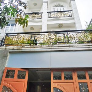 MẶT TIỀN NỘI BỘ CẠNH AEON MALL TÊN LỬA - BIỆT PHỦ 4 TẦNG SANG TRỌNG - VIEW CÔNG VIÊN - NGANG BỀ THẾ - ĐA CÔNG NĂNG. Biệt thự mặt tiền Đường số 5, phường Bình Trị Đông B, Quận Bình Tân * Mô tả : + Diện tích: 140m2, 7m × 20m. + Mặt tiền đường 12m có lề sầm uất. + Kết cấu: Biệt phủ 4 tầng thiết kế sang chảnh với Không gian sống thiên nhiên chan hòa, nội thất nhập khẩu xịn sò. Gồm 6PN vệ sinh khép kín với 3PN master. Phòng khách và bếp rộng rãi, đủ sức chứa tiệc 50 người. + Vị trí: Cạnh Aeon Mall Tên Lửa - hệ thống Bệnh viện Quốc tế, Gia An... + Công năng: Ở Gia đình đa thế hệ, Spa, Phòng Mạch, Văn phòng Công ty, chành xe... + Nhà hoàn công đầy đủ, pháp lý chuẩn, công chứng ngay. + Giá chính chủ 16.5 tỷ, thương lượng với người mua thiện chí Mua bán nhà chính chủ Bình Tân. Liên hệ ngay để được hỗ trợ tư vấn, xem nhà 24/24 miễn phí. Cam kết đàm phán giao dịch chính chủ, hỗ trợ giá tốt nhất (Miễn trung gian) @STBT-167 - NHADATST - NHÀ THẬT GIÁ THẬT - TÌM VỚI ST, MUA NHÀ THẬT DỄ