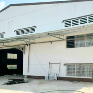 MẶT TIỀN BÌNH TÂN NGANG 18M - DÒNG TIỀN 75 TRIỆU/ THÁNG - SẴN NHÀ XƯỞNG - TIỆN XÂY MỚI - KINH DOANH ĐA NGÀNH Mặt tiền Bình Trị Đông, Bình Trị Đông A Bình Tân + Thông tin: 760m2, 18m x 42 + Mặt Tiền 18m cực kỳ hiếm, nằm trên tuyến đường sầm uất Kết nối Khu Tên Lửa, Lê Văn Quới. + Kết cấu: Trệt, Hiện cho thuê làm phòng Xưởng cho thuê 75 Triệu/ Tháng, Khu cho xây 8 Tầng trở lên. + Mặt tiền hiếm diện tích rộng, đa công năng xây biệt thự, toà nhà, văn phòng, Cafe, nhà hàng, khách sạn… + Đường hiện hữu 18m có vỉa hè, khu cực kỳ sầm uất kết nối đường Lê Văn Quới, Hương lộ 2, Tỉnh lộ 10, Khu Tên Lửa. + Sổ vuông vức, 1 Chủ quyền, công chứng trong ngày. + Giá chính chủ chào 56 tỷ, thương lượng với người mua thiện chí Mua bán nhà chính chủ Bình Tân. Liên hệ ngay để được hỗ trợ tư vấn, xem nhà 24/24 miễn phí. Cam kết đàm phán giao dịch chính chủ, hỗ trợ giá tốt nhất (Miễn trung gian) @STBT-162 - NHADATST - NHÀ THẬT GIÁ THẬT - TÌM VỚI ST, MUA NHÀ THẬT DỄ