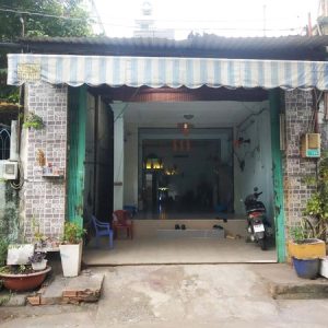 VỊ TRÍ XÂY DỰNG ĐƯỢC 7 - 8 TẦNG - HẺM TO NHƯ ĐƯỜNG - CÁCH MT CHỈ VÀI CĂN 70m2 NGANG 5M CHỈ NHỈNH 4 Tỷ Hẻm xe tải Đường An Dương Vương, An Lạc Bình Tân Mô tả: - Thông số: 70m2, nhà cấp 4 ,5m x 14 - Hiện trạng nhà cấp 4 tiện xây mới, ngang 5m được xây dựng tới 7 tầng. - Hẻm xe tải tránh, cách MT chỉ vài căn, rộng rãi thoáng mát, cực kì an ninh. không ngập, không ồn ào. - Hẻm kinh doanh, gần trường, chợ..1p qua Quận 8, 3p qua quận 6 - Pháp lý chuẩn công chứng nhanh + Giá chính chủ chào 4.5 tỷ, thương lượng với người mua thiện chí Mua bán nhà chính chủ Bình Tân: Liên hệ ngay để được hỗ trợ tư vấn, xem nhà 24/24 miễn phí. Cam kết đàm phán giao dịch chính chủ, hỗ trợ giá tốt nhất (Miễn trung gian) @STBT-157 - NHADATST - NHÀ THẬT GIÁ THẬT - TÌM VỚI ST, MUA NHÀ THẬT DỄ