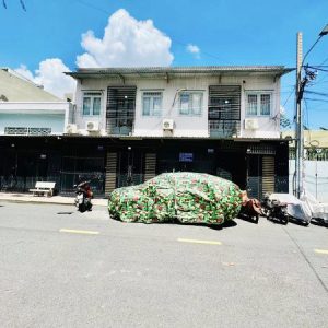 MẶT TIỀN BÌNH TÂN HƯƠNG LỘ 2 - DIỆN TÍCH LỚN HƠN 1000M2 - CHÍNH CHỦ 1 ĐỜI - GIÁ RẺ NHẤT KHU VỰC - THƯƠNG LƯỢNG THIỆN CHÍ Mặt tiền đường Hương Lộ 2, Bình Trị Đông A Bình Tân Mô tả: + Thông số: 1100m2, ngang 15m nở hậu 17m, dài 62m + Nhà hiện trạng 4 căn liền kề đang làm kho xưởng. Nhà trước giờ 1 đời chủ chưa qua đầu tư + Mặt tiền Hương lộ 2 kinh doanh buôn bán sầm uất. Thích hợp làm kho, xưởng, nhà máy, phân lô. + Pháp lý chuẩn sổ nở hậu , công chứng trong ngày. + Giá chính chủ chào 18.5 tỷ, thương lượng với người mua thiện chí Mua bán nhà chính chủ Bình Tân. Liên hệ ngay để được hỗ trợ tư vấn, xem nhà 24/24 miễn phí. Cam kết đàm phán giao dịch chính chủ, hỗ trợ giá tốt nhất (Miễn trung gian) @STBT-160 - NHADATST - NHÀ THẬT GIÁ THẬT - TÌM VỚI ST, MUA NHÀ THẬT DỄ