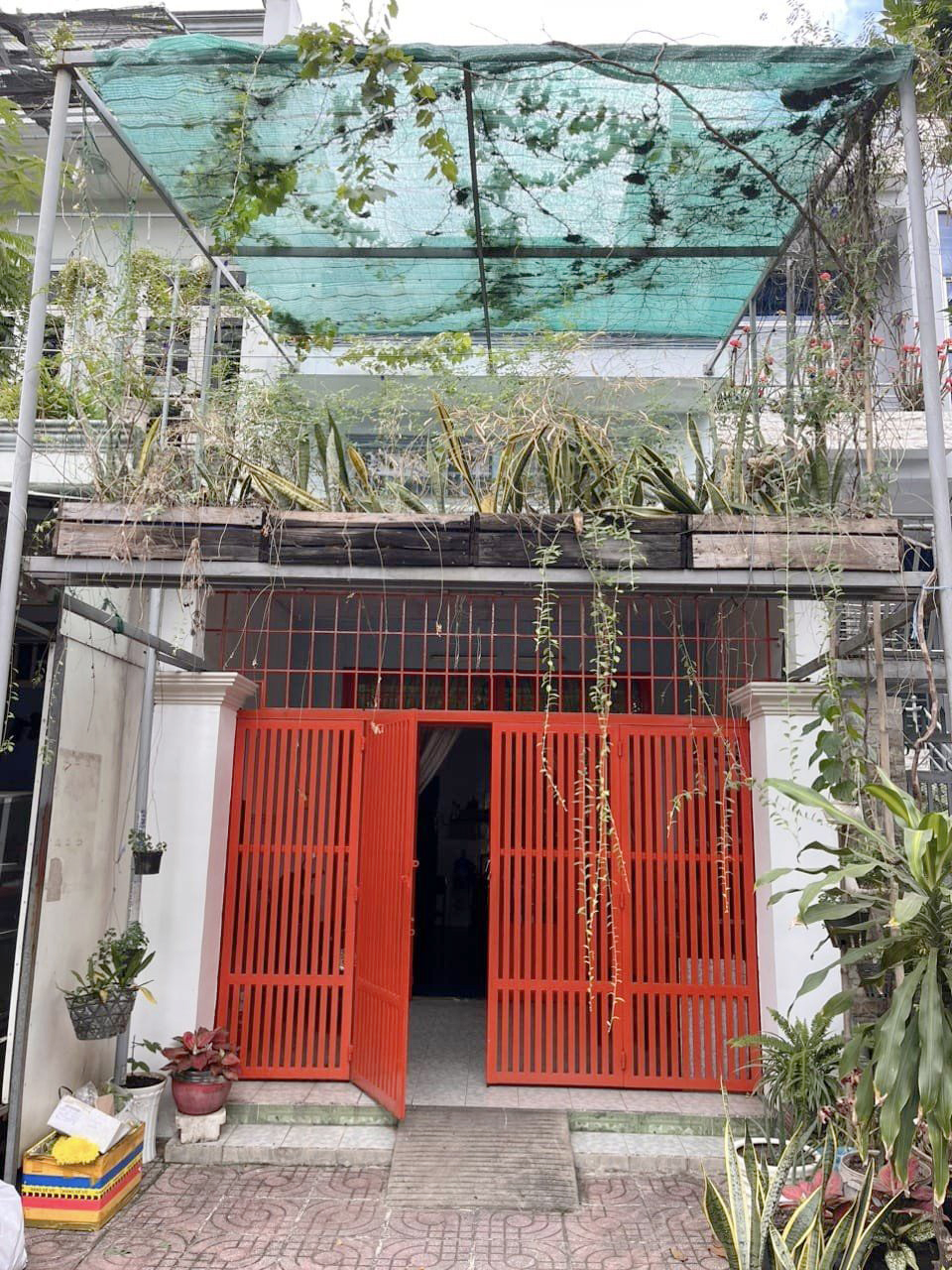 MTKD ngay BXMT An Lạc A 79m2 4.5x19 4PN tiện xây KS CHDV VP, chủ ngộp bán gấp 5.15 tỷ TL NHÀ MẶT TIỀN VỊ TRÍ KINH DOANH NGAY BẾN XE MIỀN TÂY - ĐANG CHO THUÊ CÓ DÒNG TIỀN ỔN ĐỊNH - NGANG 4.5M TIỆN KHÁCH SẠN, CHDV.. - Thông số: 79m2, 2 tầng, 4.5m x 19m - Nhà Mặt tiền đường Nguyễn Trọng Trí, An Lạc A Bình Tân - Nhà ngay BXMT, mua bán kinh doanh sầm uất, - Nhà có 4 phòng ngủ, 3wc đang cho thuê 10tr/tháng, tài sản thừa kế chưa qua tay đầu tư. - Vị trí: Nguyễn Trọng Trí /Kinh Dương Vương/ Bến Xe Miền Tay, Khu tên lửa, chợ...gần Trung tâm Q1, Q5, Giáp Q6, Tân Phú, Q11 - Sổ pháp lí chuẩn. + Giá chính chủ 5.15 tỷ, thương lượng với người mua thiện chí Mua bán nhà chính chủ Bình Tân. Liên hệ ngay để được hỗ trợ tư vấn, xem nhà 24/24 miễn phí. Cam kết đàm phán giao dịch chính chủ, hỗ trợ giá tốt nhất (Miễn trung gian) @STBT-171 - NHADATST - NHÀ THẬT GIÁ THẬT - TÌM VỚI ST, MUA NHÀ THẬT DỄ