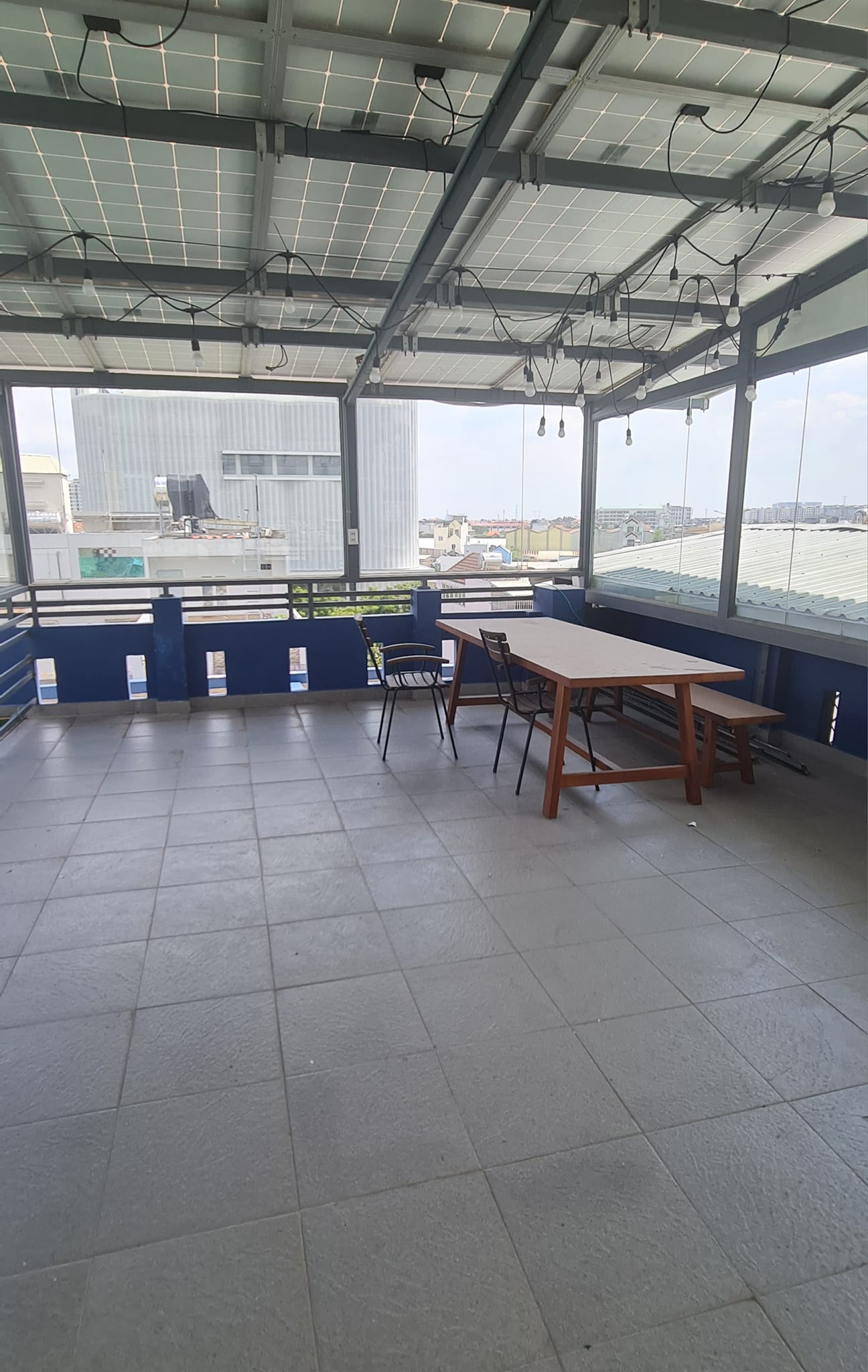 398432183_3407361466076009_4141823080090533955_n TÒA NHÀ TRUNG TÂM THƯƠNG MẠI LÔ GÓC LÊ CƠ - VỊ TRÍ TIỀM NĂNG TƯƠNG LAI - 6 TẦNG VUÔNG VỨC KHÔNG LỘ GIỚI - MTKD 30M Tòa nhà mặt tiền đường Lê Cơ, Phường An Lạc, Quận Bình Tân Mô tả : + Diện tích: 208m2, 10.5 × 20m + Mặt tiền kinh doanh 30m, lề 8m. + Kết cấu: Lô góc 6 tầng hoành tráng đồ sộ, thang máy nhập khẩu. Hệ thống điện nhẹ, PCCC hiện đại an toàn. - Trệt: suốt tiện bố trí theo công năng. - Lửng: Hệ thống Bar - Bida - Cafe đủ chỗ 50 người, có thể bố trí lại theo công năng mới. - Tầng 1: Phòng ngủ Master, PN Phụ, Bếp như nhà hàng. - Tầng 2: Phòng Master, 3PN Phụ. - Tầng 3: Phòng Master suốt, tiện bố trí theo công năng. - Sân thượng: Sân chơi xanh mát kèm khu vực BBQ tại gia hoành tráng. + Vị trí: Ngay giao lộ Lê Cơ Võ Văn Kiệt Hồ Ngoc Lãm, Khu Dân cư Nam Hùng Vương, gần Tên Lửa Aeon Mall Bình Tân, kết nối khu Tây + Công năng: Gia đình đa thế hệ, Công ty lớn, Thẫm mỹ viện, Nhà hàng, Trường học, Gara Xe, Chành xe, Bệnh viện, Nhà máy, CHDV, Xưởng..... - Sổ vuông vức, pháp lí chuẩn, nhà đã hoàn công đầy đủ, không quy hoạch, không lộ giới + Giá chính chủ 29 tỷ, thương lượng với người mua thiện chí Mua bán nhà chính chủ Bình Tân. Liên hệ ngay để được hỗ trợ tư vấn, xem nhà 24/24 miễn phí. Cam kết đàm phán giao dịch chính chủ, hỗ trợ giá tốt nhất (Miễn trung gian) @STBT-170 - NHADATST - NHÀ THẬT GIÁ THẬT - TÌM VỚI ST, MUA NHÀ THẬT DỄ