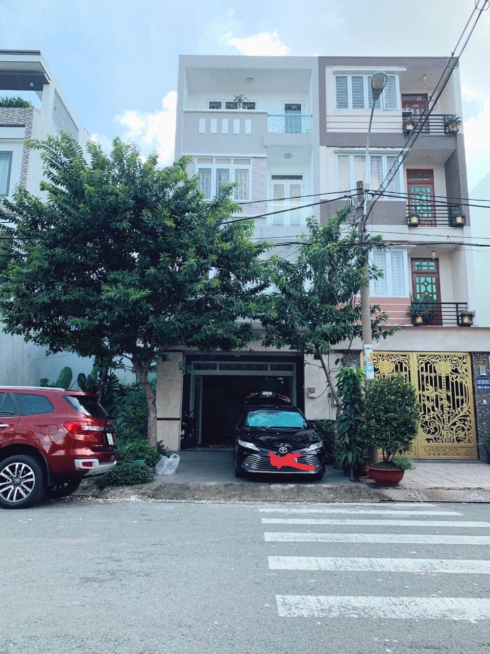 Nhà Mặt tiền An Lạc Bình Tân 90,2m2 4.5x20 4PN SHR hoàn công đủ ko vay, ở ngay, 7.95 tỷ TL MẶT TIỀN ĐƯỜNG KDC NAM HÙNG VƯƠNG - NHÀ 3 TẦNG 4.5×20M - GIÁ ĐẦU TƯ Bán nhà mặt tiền Đường 2C KDC Nam Hùng Vương tỷ, Phường An Lạc, Quận Bình Tân Mô tả : + Diện tích: 90M2, 3 tầng, 4.5m × 20m. + Mặt tiền đường số 2C KDC Nam Hùng Vương. Lòng đưuòng nhựa 8m lề 3m. + Kết cấu: Nhà 3 tầng hoàn công đúng, gồm 3PN thoáng mát sạch sẽ. Có thể thêm PN nếu cần, Phòng khách lớn bếp rộng thoáng. + Vị trí: Mặt tiền đường 2C Nam Hùng Vương, Ngay khu hành chính An Lạc UB phường, Trạm y tế, cạnh Lê Cơ, Kinh Dương Vương, Võ Văn Kiệt. Gần Khu Aeon mall Tên Lửa và Bến xe Miền Tây, tiện di chuyển về Q1 Q3 Q5.. + Công năng: Gia đình ở, kinh doanh Spa, Phòng Khám, VP công ty, trung tâm giáo dục... + Sổ hồng cất Két, hoàn công đủ, công chứng ngay. + Giá chính chủ 7.95 tỷ, thương lượng với người mua thiện chí Mua bán nhà chính chủ Bình Tân. Liên hệ ngay để được hỗ trợ tư vấn, xem nhà 24/24 miễn phí. Cam kết đàm phán giao dịch chính chủ, hỗ trợ giá tốt nhất (Miễn trung gian) @STBT-180 - NHADATST - NHÀ THẬT GIÁ THẬT - TÌM VỚI ST, MUA NHÀ THẬT DỄ