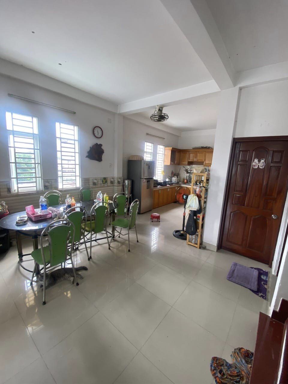 MTKD Phan Anh Bình Tân 246m2 ngang 8.5m 3 tầng BTCT, có 50tr/th, SHR hoàn công, 21 tỷ TL MẶT TIỀN PHAN ANH NGANG BỀ THẾ- 8.5 x 31M - 3 TẦNG - CẠNH NGÃ TƯ BỐN XÃ - KINH DOANH SẦM UẤT NGÀY - GIÁ TỐT CÒN TL Mặt tiền đường Phan Anh, P. Bình Trị Đông Q. Bình Tân Mô tả: + Mặt tiền 8.5x31m, căn góc 3 tầng kiên cố. + Hiện trạng 1 căn nhà 3 tầng, 3pn, 3wc, tầng trệt đang kinh doanh và 6 phòng trọ, dòng tiền có sẵn 50tr/th. + Chủ kinh doanh vlxd nên yên tâm về kết cấu. + Thích hợp kinh doanh vp cty, khách sạn, phòng khám... + Gần Ngã Tư Bốn Xã, Hòa Bình, Lũy Bán Bích, Tô Hiệu. + Sổ hồng riêng, hoàn công đầy đủ, pháp lý hoàn chỉnh + Giá chính chủ 21 tỷ, thương lượng với người mua thiện chí Mua bán nhà chính chủ Bình Tân. Liên hệ ngay để được hỗ trợ tư vấn, xem nhà 24/24 miễn phí. Cam kết đàm phán giao dịch chính chủ, hỗ trợ giá tốt nhất (Miễn trung gian) @STBT-184 - NHADATST - NHÀ THẬT GIÁ THẬT - TÌM VỚI ST, MUA NHÀ THẬT DỄ