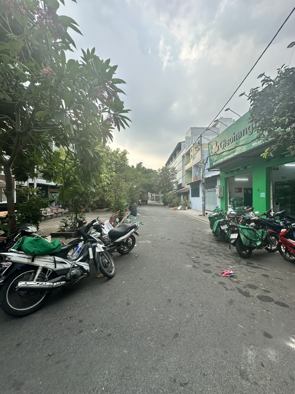 q-7072753351_5a6dc32889bf9a568d0e6bc75c52393b