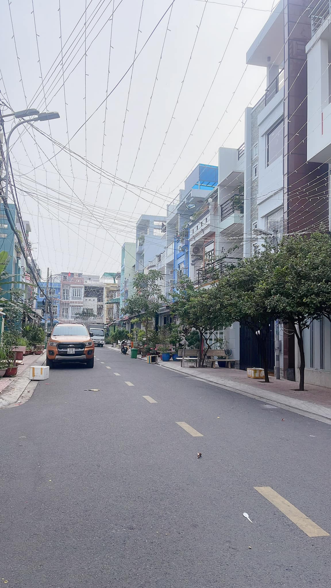 q-_389534853739275_5230558956987276201_n BIỆT THỰ MINI 4 TẦNG - NGANG 10M NỞ HẬU 11M-117M2 CHỈ NHỈNH 12 TỶ-MẶT TIỀN KHU TÊN LỬA Biệt thự Đường Số 6 Bình Trị Đông B, Bình Tân - Diện tích 120m2, ngang 10m, nở hậu: hơn 11m, 4 tầng với tổng DTSD 273m2. - Thiết kế theo phong cách hiện đại với 4PN, 5WC, 3 sân thượng, có sân đậu xe hơi. - Vị trí tuyệt đẹp, đầy đủ các thể loại dịch vụ. - Nhà chính chủ hoàn công đầy đủ, sang tên trong ngày. + Giá chính chủ 12.9 tỷ, thương lượng với người mua thiện chí Mua bán nhà chính chủ Bình Tân. Liên hệ ngay để được hỗ trợ tư vấn, xem nhà 24/24 miễn phí. Cam kết đàm phán giao dịch chính chủ, hỗ trợ giá tốt nhất (Miễn trung gian) @STBT-186 - NHADATST - NHÀ THẬT GIÁ THẬT - TÌM VỚI ST, MUA NHÀ THẬT DỄ