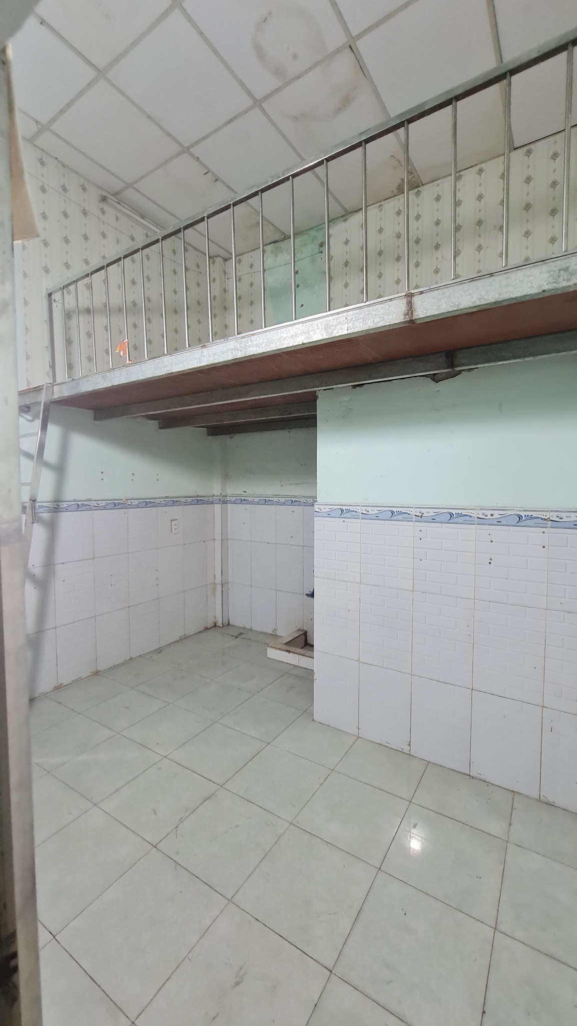 Nhà Bùi Tư Toàn Bình Tân 80m2 hẻm 7m, SHR vuông vức, cũ tiện xây mới, giá nhỉnh 5 tỷ TL NHÀ HAI MẶT HẺM XE TẢI 7M BÌNH TÂN - KO QUY HOẠCH - VUÔNG VỨC TIỆN XÂY MỚI Bán nhà đường Bùi Tư Toàn, Phường Bình An Lạc, Bình Tân Mô tả: + Thông số: 80m2, 2 tầng, 4m x 20m + Kết cấu: 1 trệt, nhà cũ tiện xây mới + Nhà 2 mặt tiền, HXT 7m. + Sổ đẹp vuông vức. Hoàn công đầy đủ. Công chứng ngay. + Giá chính chủ 5.1 tỷ, thương lượng với người mua thiện chí Mua bán nhà chính chủ Bình Tân. Liên hệ ngay để được hỗ trợ tư vấn, xem nhà 24/24 miễn phí. Cam kết đàm phán giao dịch chính chủ, hỗ trợ giá tốt nhất (Miễn trung gian) @STBT-191 - NHADATST - NHÀ THẬT GIÁ THẬT - TÌM VỚI ST, MUA NHÀ THẬT DỄ