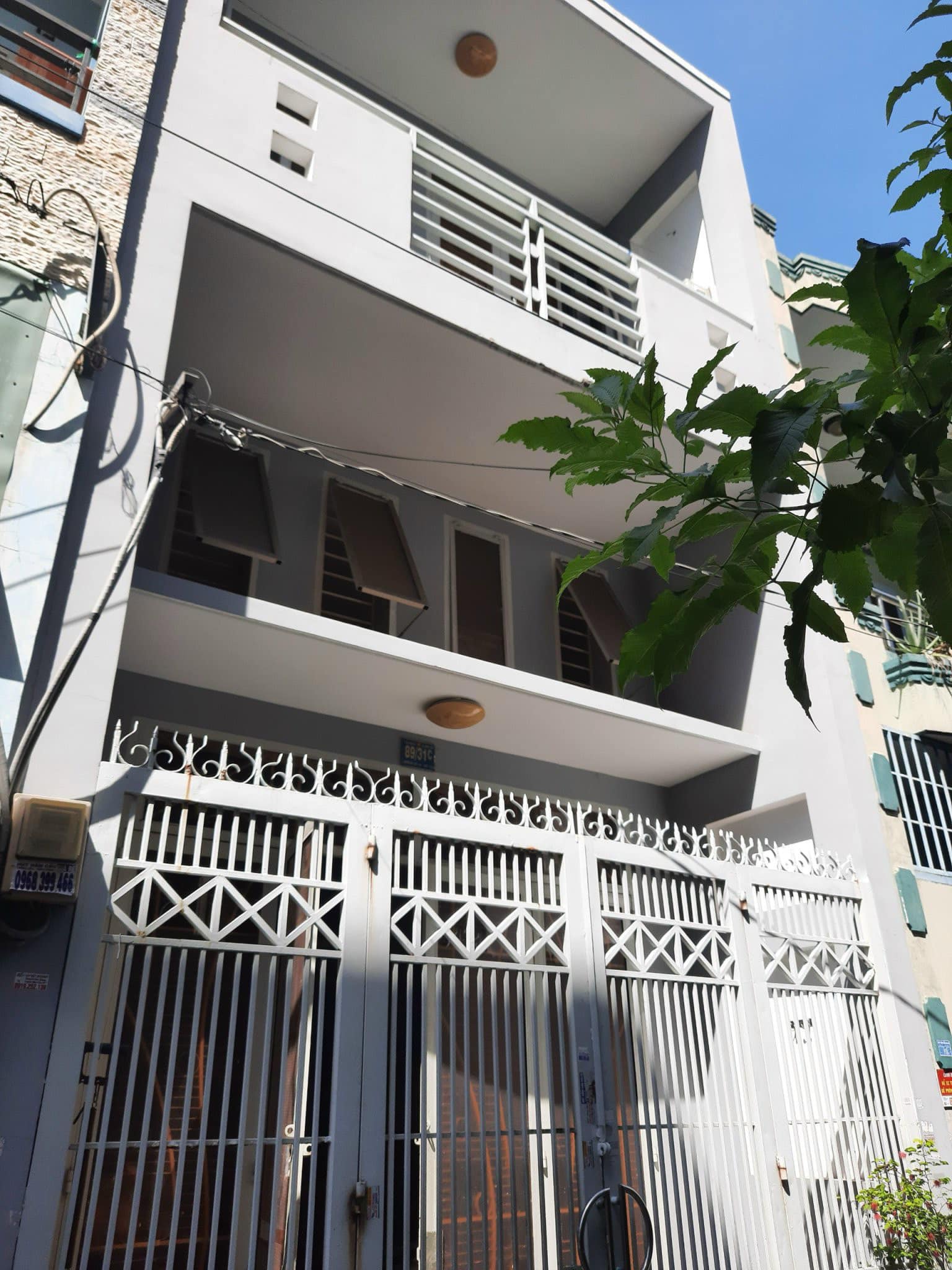 MTKD Phùng Tá Chu Bình Tân 80m2 ngang 6m gần Tên Lửa đang kinh doanh, chỉ nhỉnh 9 tỷ TL NHÀ 3 TẦNG - MẶT TIỀN KINH DOANH - NGANG LỚN 6m - BÌNH TÂN GIÁP QUẬN 6 - NGAY KHU TÊN LỬA - NHỈNH 9 TỶ Mặt tiền đường Phùng Tá Chu, Phường An Lạc A, Quận Bình Tân - Thông số: 80m2, 3 tầng, 6 x 13.5 - Kết cấu 3 tầng BTCT mái tôn với 5PN 3WC - Mặt tiền kinh doanh đường 10m, quy hoạch đường 15m - Chủ đang tự kinh doanh - Vị trí giáp Bà Hom Quận 6, 3 bước ra đường số 7 Khu Tên Lửa - Sổ hồng riêng, pháp lý chuẩn + Giá chính chủ 9.3 tỷ, thương lượng với người mua thiện chí Mua bán nhà chính chủ Bình Tân. Liên hệ ngay để được hỗ trợ tư vấn, xem nhà 24/24 miễn phí. Cam kết đàm phán giao dịch chính chủ, hỗ trợ giá tốt nhất (Miễn trung gian) @STBT-200 - NHADATST - NHÀ THẬT GIÁ THẬT - TÌM VỚI ST, MUA NHÀ THẬT DỄ