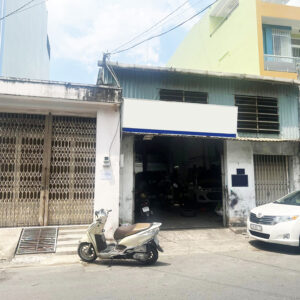 HẺM XE TẢI TRÁNH BÌNH TÂN - NGANG KHỦNG TIỆN XÂY BIỆT THỰ KHÁCH SẠN, CHDV.. Hẻm xe tải An Dương Vương An Lạc Bình Tân # Thông số: 135m2, nhà C4, 10m x 13.5m # Sát đại lộ Võ Văn Kiệt, ngay sau tòa nhà hàng tiệc cưới # Hẻm xe tải tránh nhau, thông ra Võ Văn Kiệt, Hồ Học Lãm # Kết cấu 1 trệt 1 lửng đang làm kho. Bề ngang hiếm có, tiện xây biệt thự, chdv hoặc tách ra 2 lô... #Khu vực xung quanh nhiều dự án chung cư đã và đang xây dựng, đầu hẻm tiện ích ngập tràn, gần chợ bến Phú Định, trường THCS Bình Tân, trường THPT Nguyễn Thị Định... # Sát đại lộ Võ Văn Kiệt, về trung tâm thành phố (Quận 1) chỉ 10p chạy xe ko bao giờ kẹt xe. + Giá chính chủ 9 tỷ, thương lượng với người mua thiện chí Mua bán nhà chính chủ Bình Tân. Liên hệ ngay để được hỗ trợ tư vấn, xem nhà 24/24 miễn phí. Cam kết đàm phán giao dịch chính chủ, hỗ trợ giá tốt nhất (Miễn trung gian) @STBT-196 - NHADATST - NHÀ THẬT GIÁ THẬT - TÌM VỚI ST, MUA NHÀ THẬT DỄ