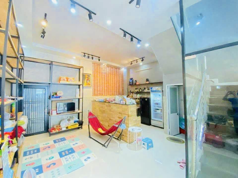 MTKD Phùng Tá Chu Bình Tân 80m2 ngang 6m gần Tên Lửa đang kinh doanh, chỉ nhỉnh 9 tỷ TL NHÀ 3 TẦNG - MẶT TIỀN KINH DOANH - NGANG LỚN 6m - BÌNH TÂN GIÁP QUẬN 6 - NGAY KHU TÊN LỬA - NHỈNH 9 TỶ Mặt tiền đường Phùng Tá Chu, Phường An Lạc A, Quận Bình Tân - Thông số: 80m2, 3 tầng, 6 x 13.5 - Kết cấu 3 tầng BTCT mái tôn với 5PN 3WC - Mặt tiền kinh doanh đường 10m, quy hoạch đường 15m - Chủ đang tự kinh doanh - Vị trí giáp Bà Hom Quận 6, 3 bước ra đường số 7 Khu Tên Lửa - Sổ hồng riêng, pháp lý chuẩn + Giá chính chủ 9.3 tỷ, thương lượng với người mua thiện chí Mua bán nhà chính chủ Bình Tân. Liên hệ ngay để được hỗ trợ tư vấn, xem nhà 24/24 miễn phí. Cam kết đàm phán giao dịch chính chủ, hỗ trợ giá tốt nhất (Miễn trung gian) @STBT-200 - NHADATST - NHÀ THẬT GIÁ THẬT - TÌM VỚI ST, MUA NHÀ THẬT DỄ