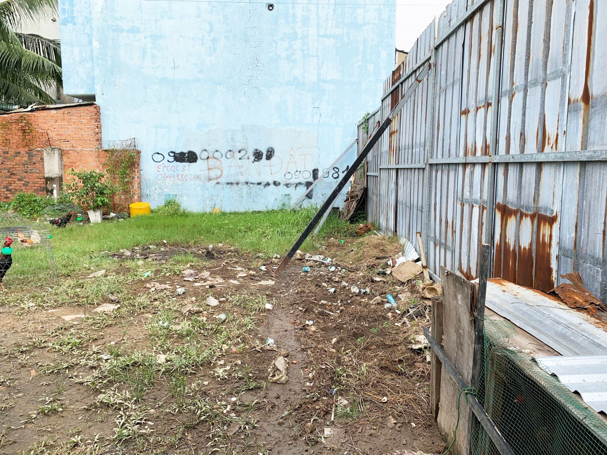 Lô 405m2 HXH ngay Aeon Bình Tân 20x20 SHR thổ cư tiện phân lô CHDV, biệt thự, 15.5 tỷ TL HXH NGAY AEON BÌNH TÂN - THU NHẬP 25TR/THÁNG - HƠN 400M2 TIỆN PHÂN LÔ - BANK CHO VAY 80% HXH đường Khu y Tế Kỹ Thuật Cao, Bình Trị Đông B Bình Tân Mô tả: + Thông số: 405m2 4 tầng, 20m x 20m + Hiện trạng trên đất gồm 1 nhà 4 tầng, 1 nhà cấp 4 và 12m ngang đất đang để trống. Tiện cho khách phân lô, làm xưởng. + Hẻm xe hơi, ngay sau lưng AEON Bình Tân, kế bên cao ốc Huy Hưng. Chủ đang cho thuê nguyên cụm 25tr/tháng. + Pháp lý chuẩn sổ vuông, công chứng trong ngày. + Giá chính chủ 15.5 tỷ, thương lượng với người mua thiện chí Mua bán nhà chính chủ Bình Tân. Liên hệ ngay để được hỗ trợ tư vấn, xem nhà 24/24 miễn phí. Cam kết đàm phán giao dịch chính chủ, hỗ trợ giá tốt nhất (Miễn trung gian) @STBT-203 - NHADATST - NHÀ THẬT GIÁ THẬT - TÌM VỚI ST, MUA NHÀ THẬT DỄ