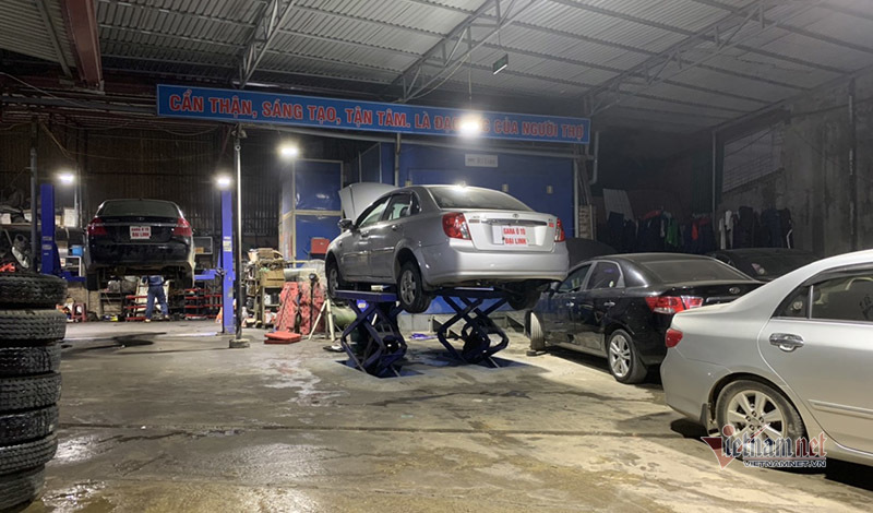 gara-o-to-sang-den-den-dem-de-kip-phuc-vu-thuong-de-ngay-can-tet