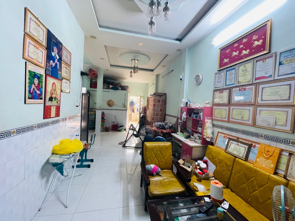 yq5-4B64DAD6-lzp7h9zs_7_lzp7ha5o