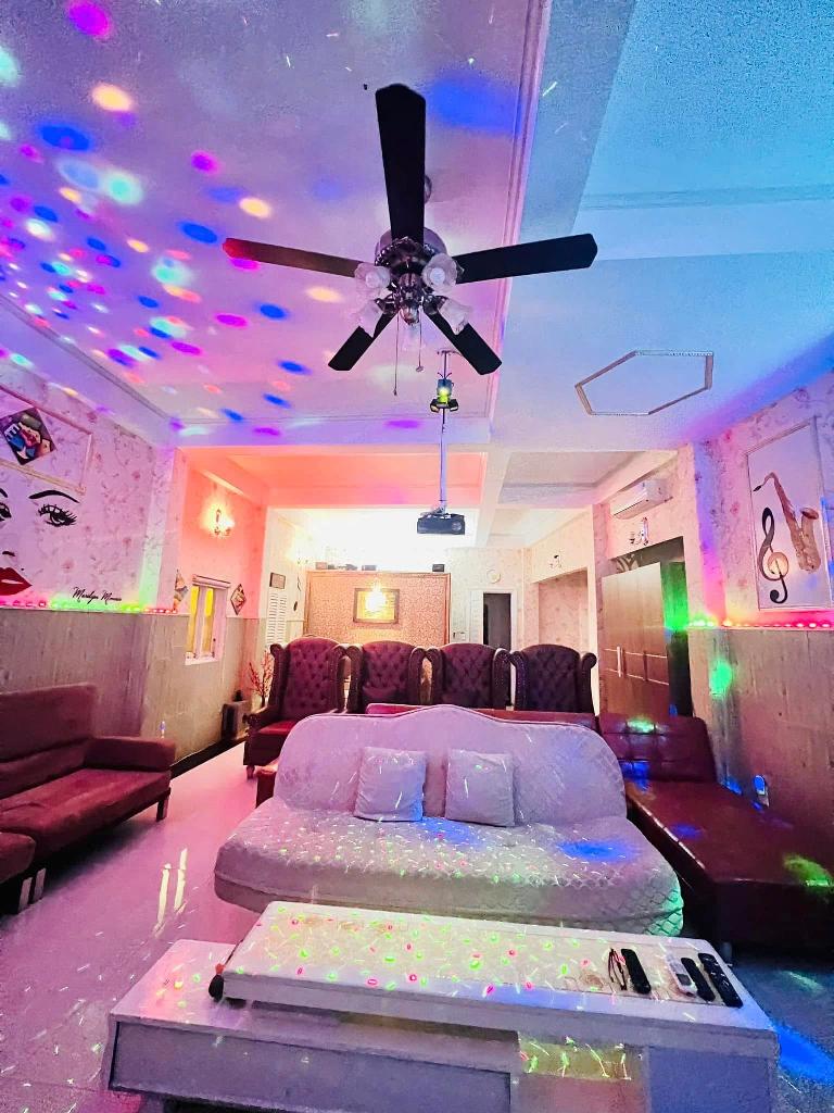 w1d-87D8416D-m4jahtw7_37_13