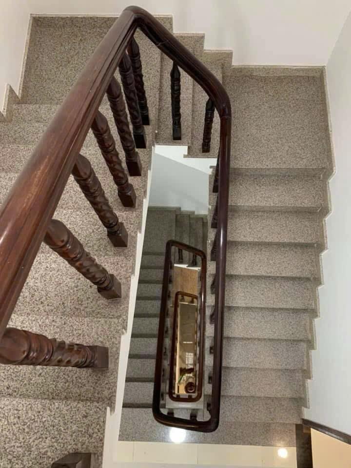 3fg8-F4D109DC-m7kh5a10_24_12