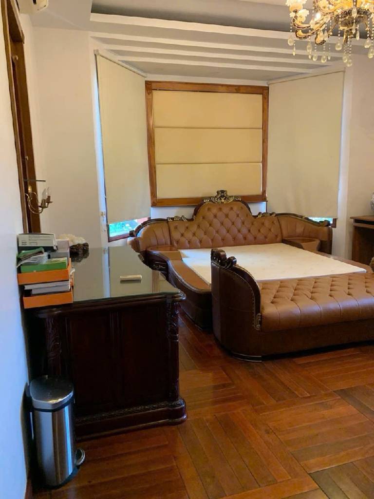 2hm4-E2C9F989-mfi64lx4_35_13